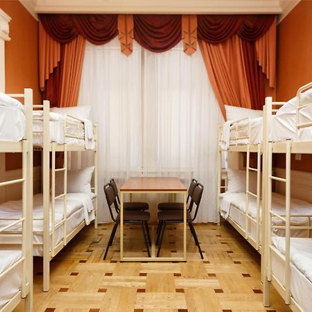 Hostel Suputnyk リヴィウ エクステリア 写真