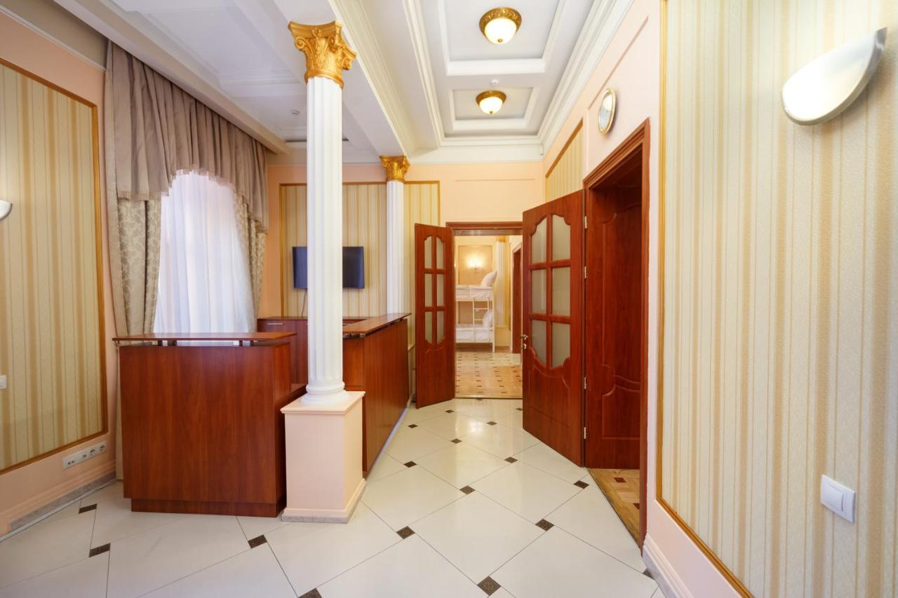 Hostel Suputnyk リヴィウ エクステリア 写真