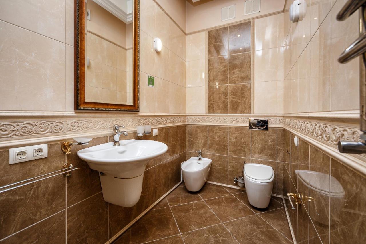 Hostel Suputnyk リヴィウ エクステリア 写真