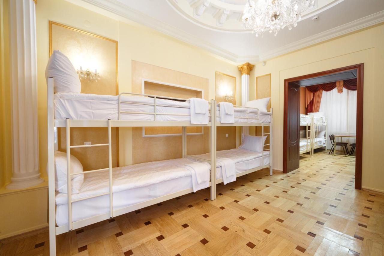 Hostel Suputnyk リヴィウ エクステリア 写真