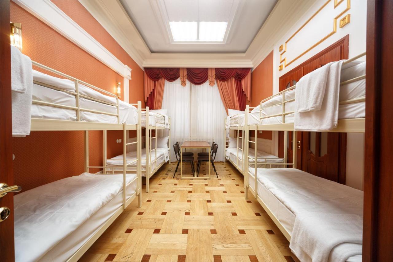 Hostel Suputnyk リヴィウ エクステリア 写真