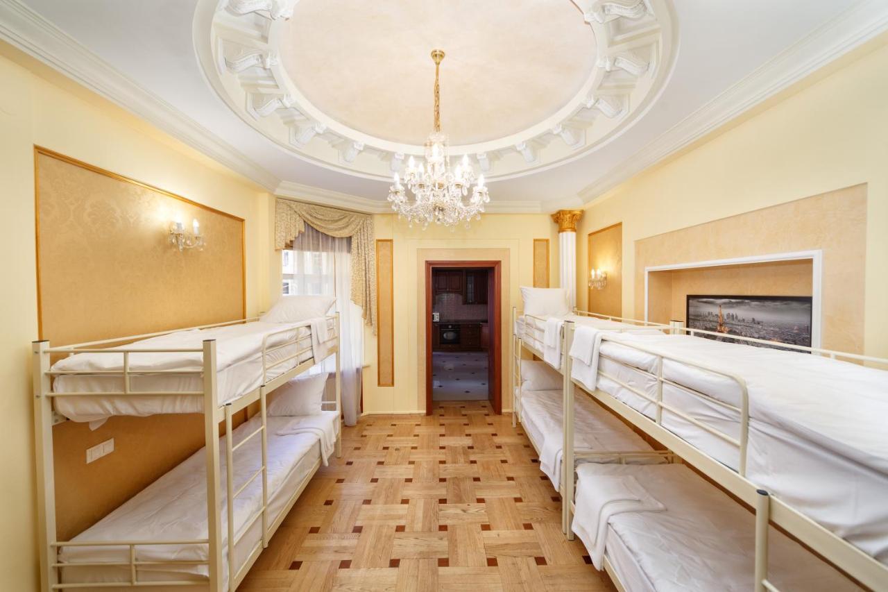 Hostel Suputnyk リヴィウ エクステリア 写真